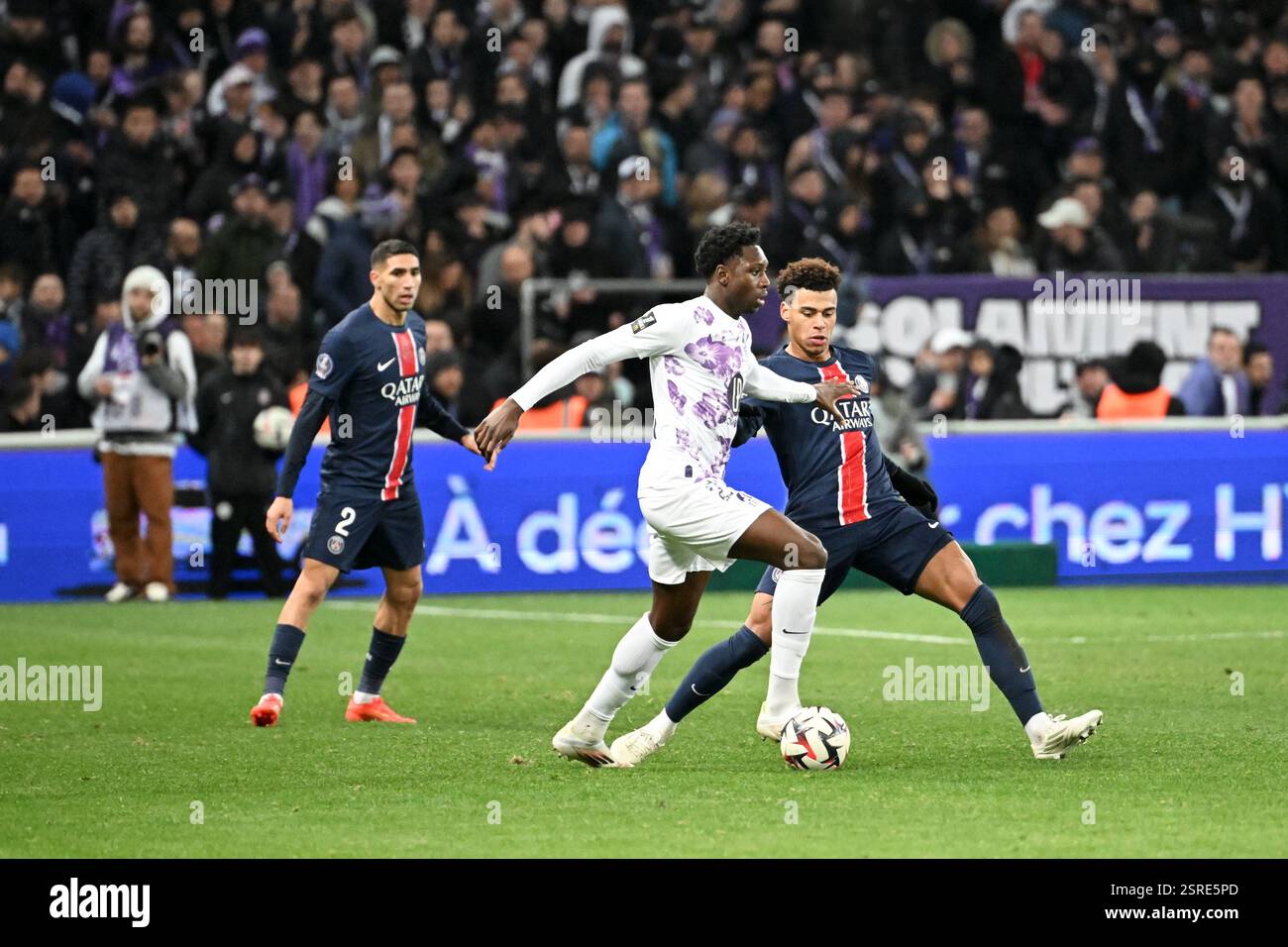 14-desire-doue-psg-29-jaydee-canvot-tfc-during-the-ligue-1