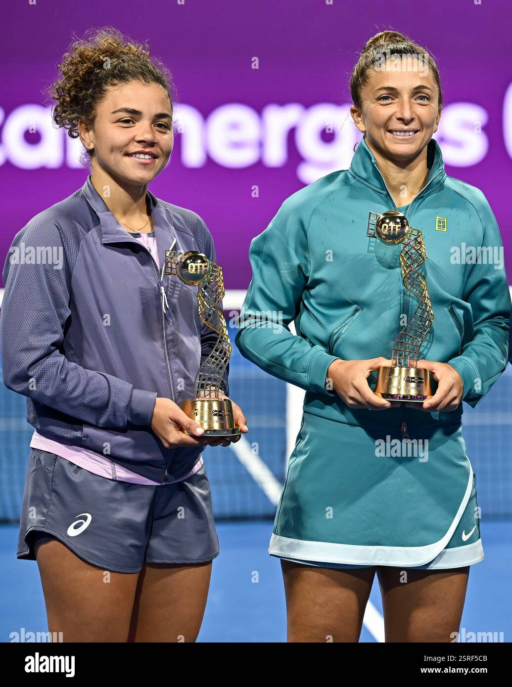 Italy advanced to BJK Cup semifinals after Errani and Paolini beat China