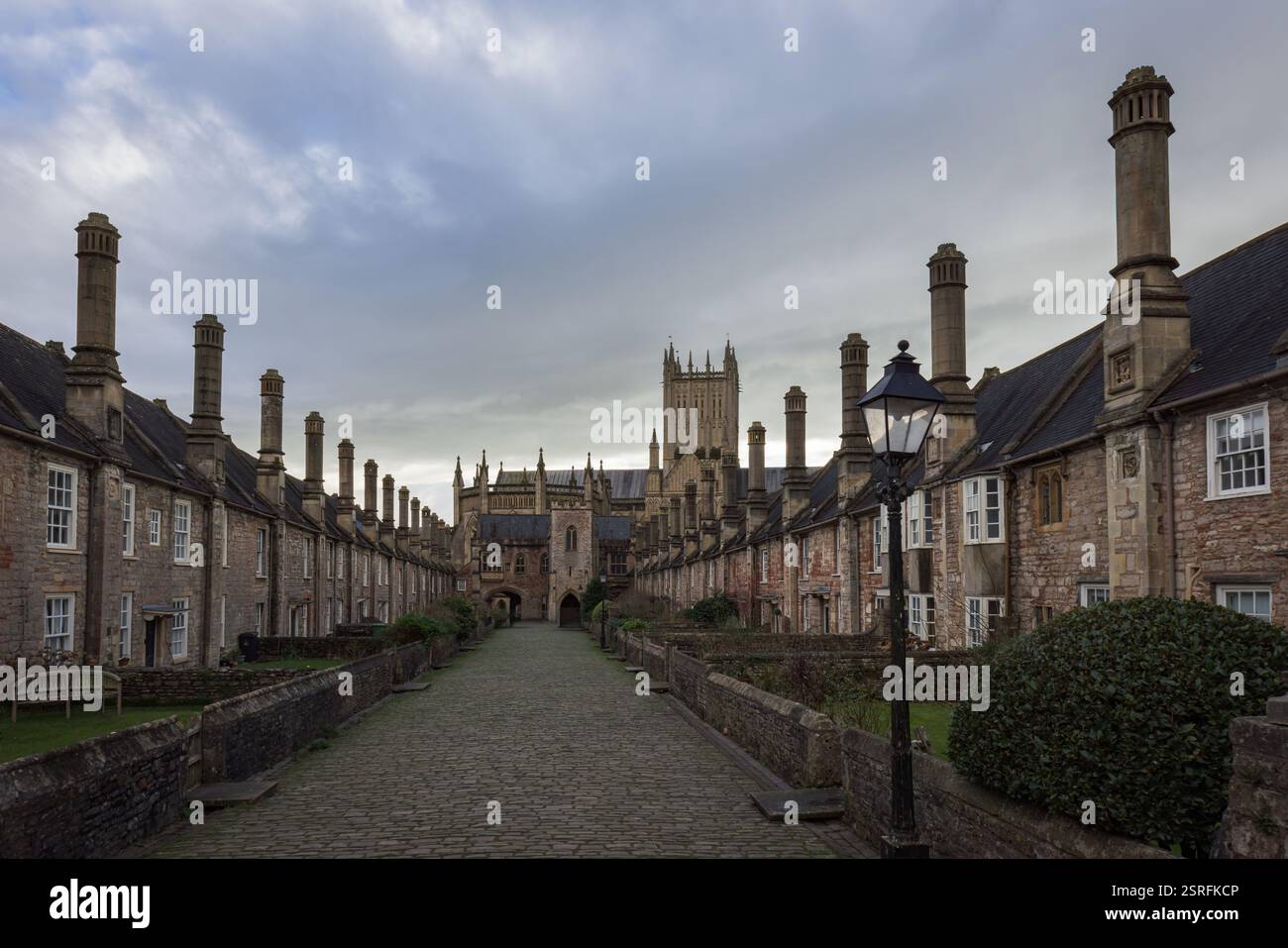 Vicars' Close in Wells, Somerset, UK is a dead end street which is reportedly Europe's oldest residential street with the original buildings still int Stock Photo