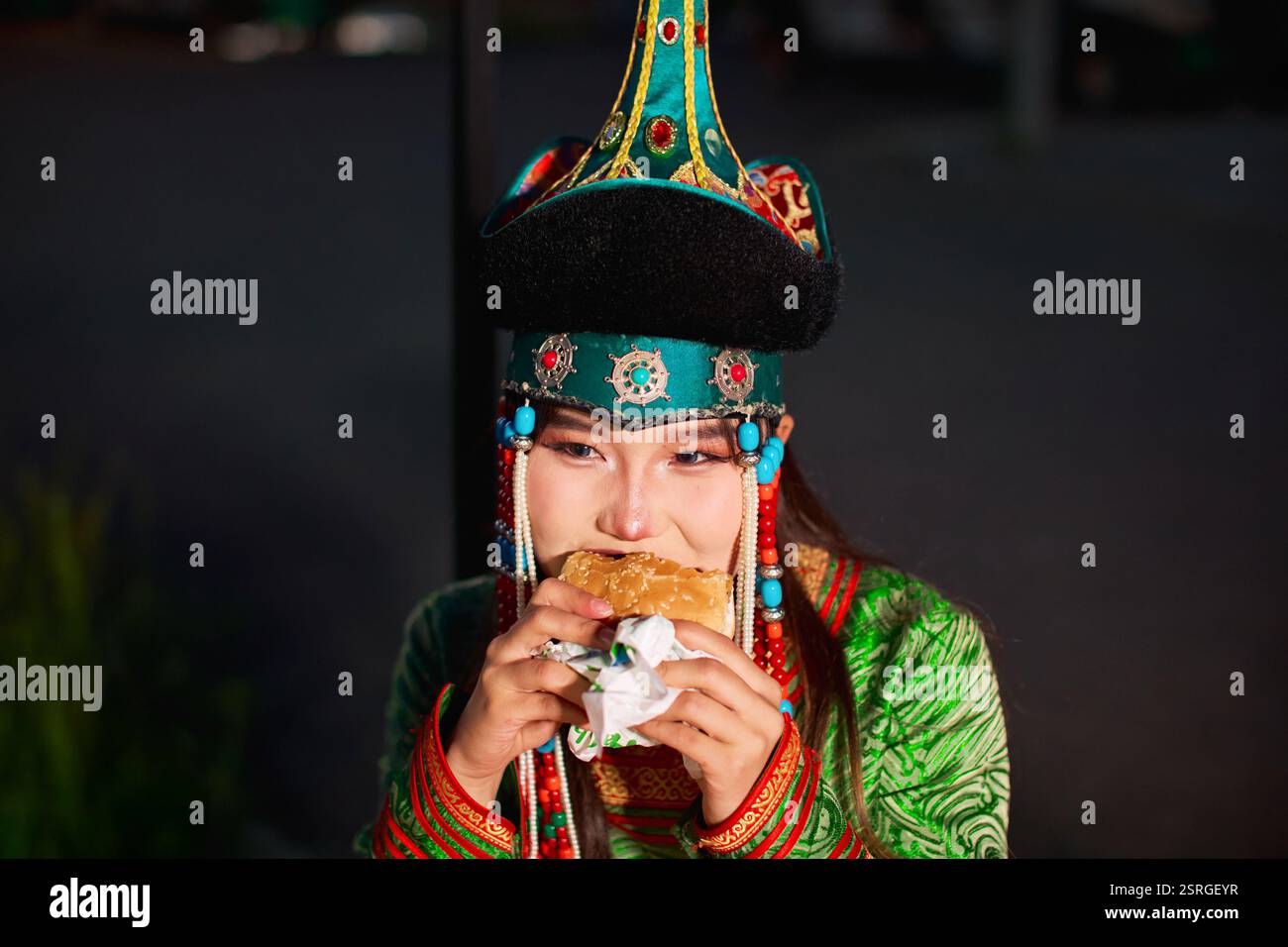 Mongolian girl wearing traditional costume of the Mongolian Stock Photo ...
