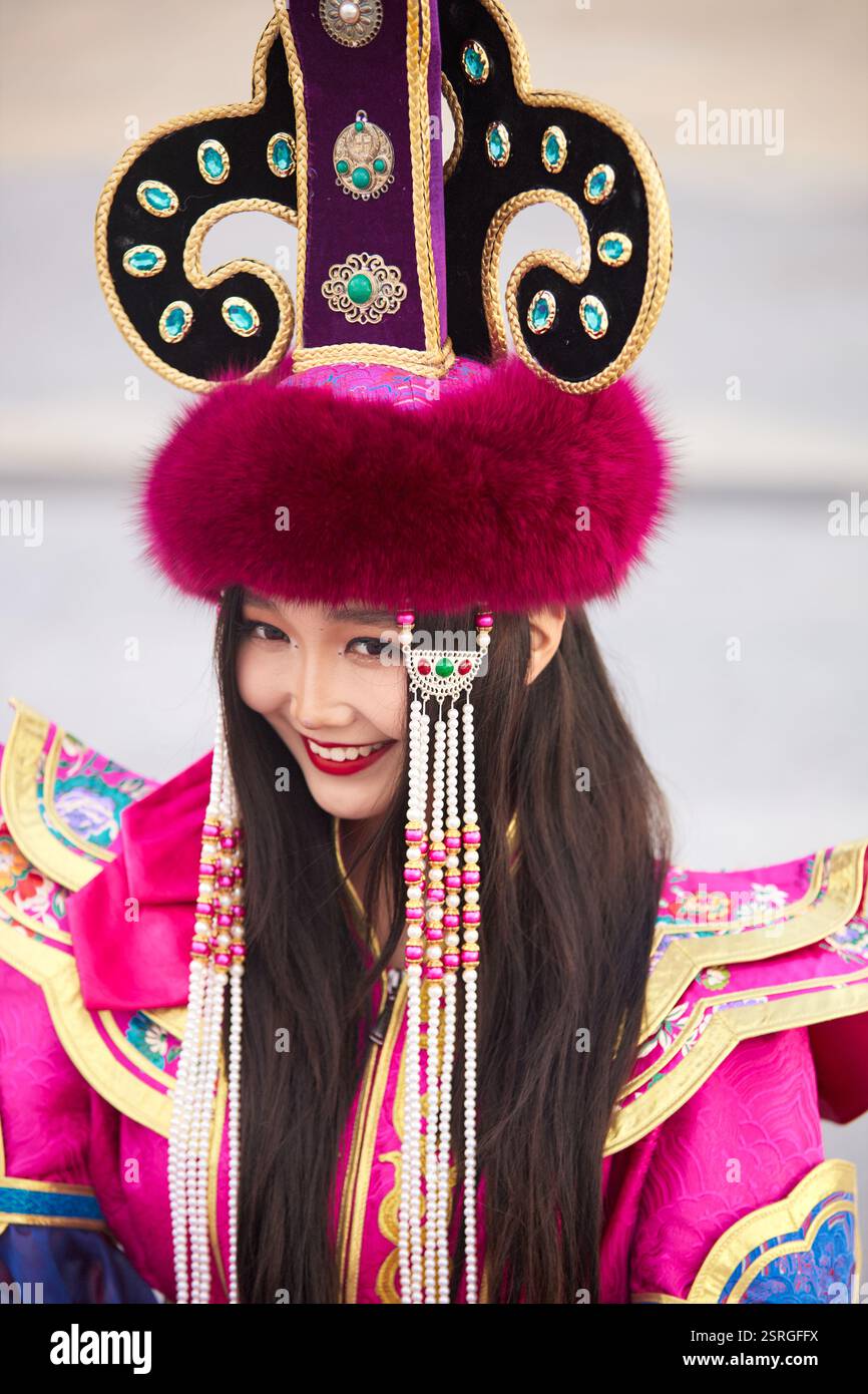 Mongolian girl wearing traditional costume of the Mongolian Stock Photo ...