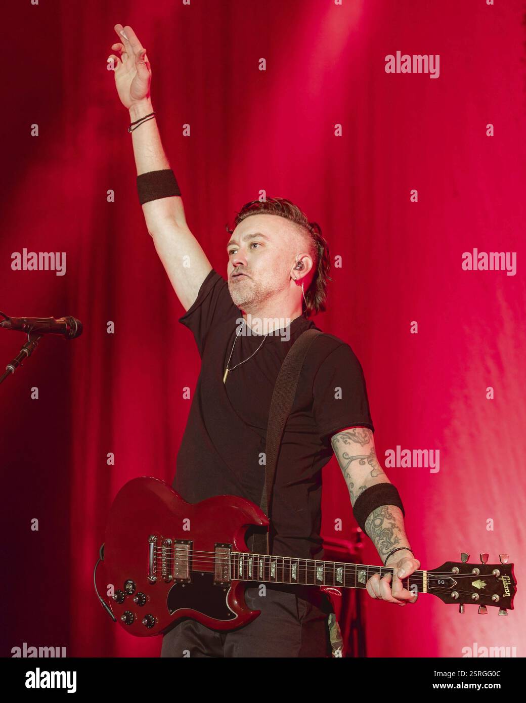 Tim McIlrath Singer Of Rise Against Live At The Berlin Velodrom On 12 