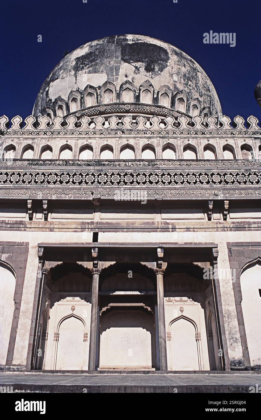 Qutb shahi tombs hi-res stock photography and images - Alamy