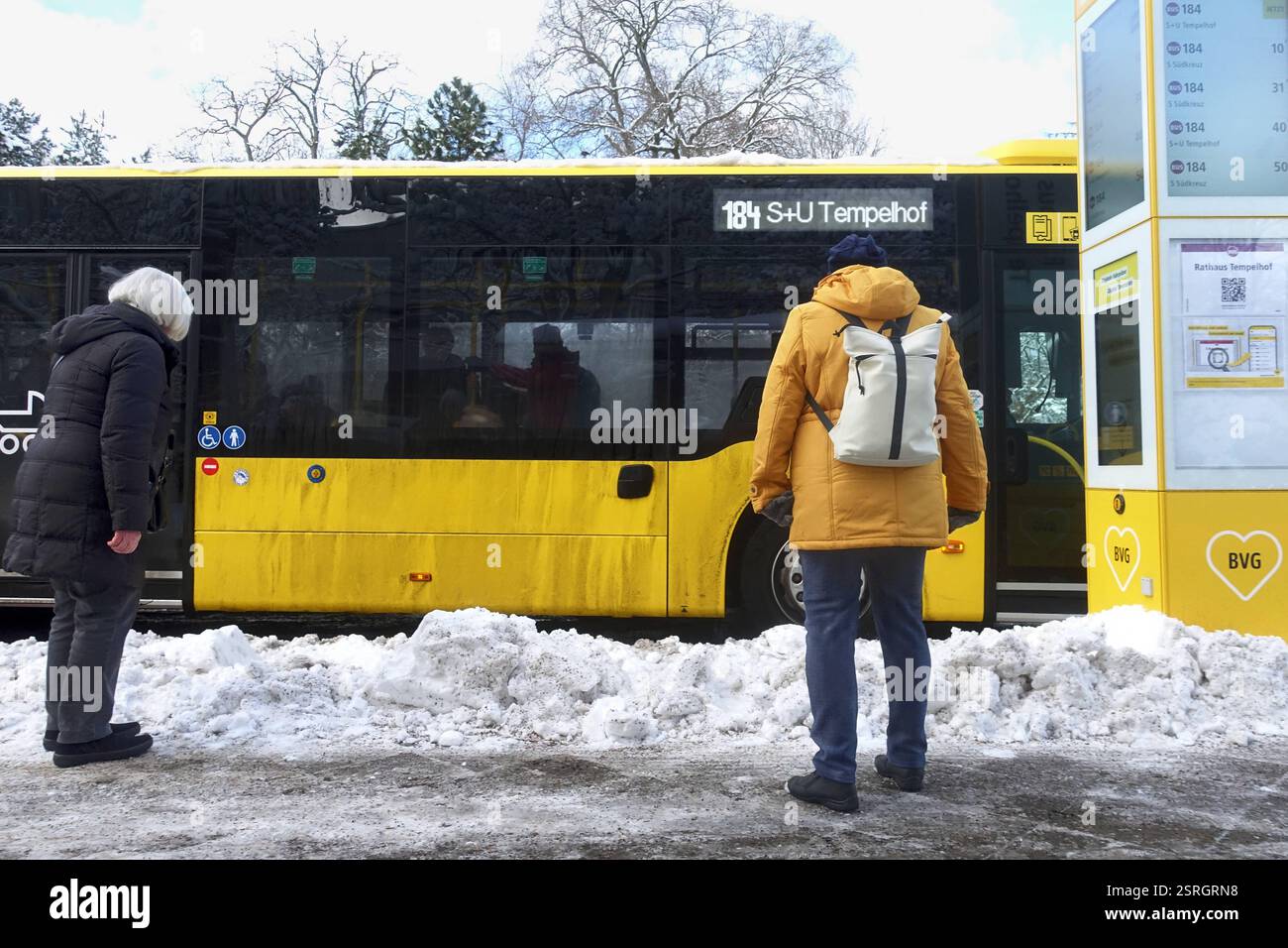 Die rätselhafte Welt der Busse: Wie passen 4 Sitze plus Mittelgang in einen  Bus?, image size:1300x956