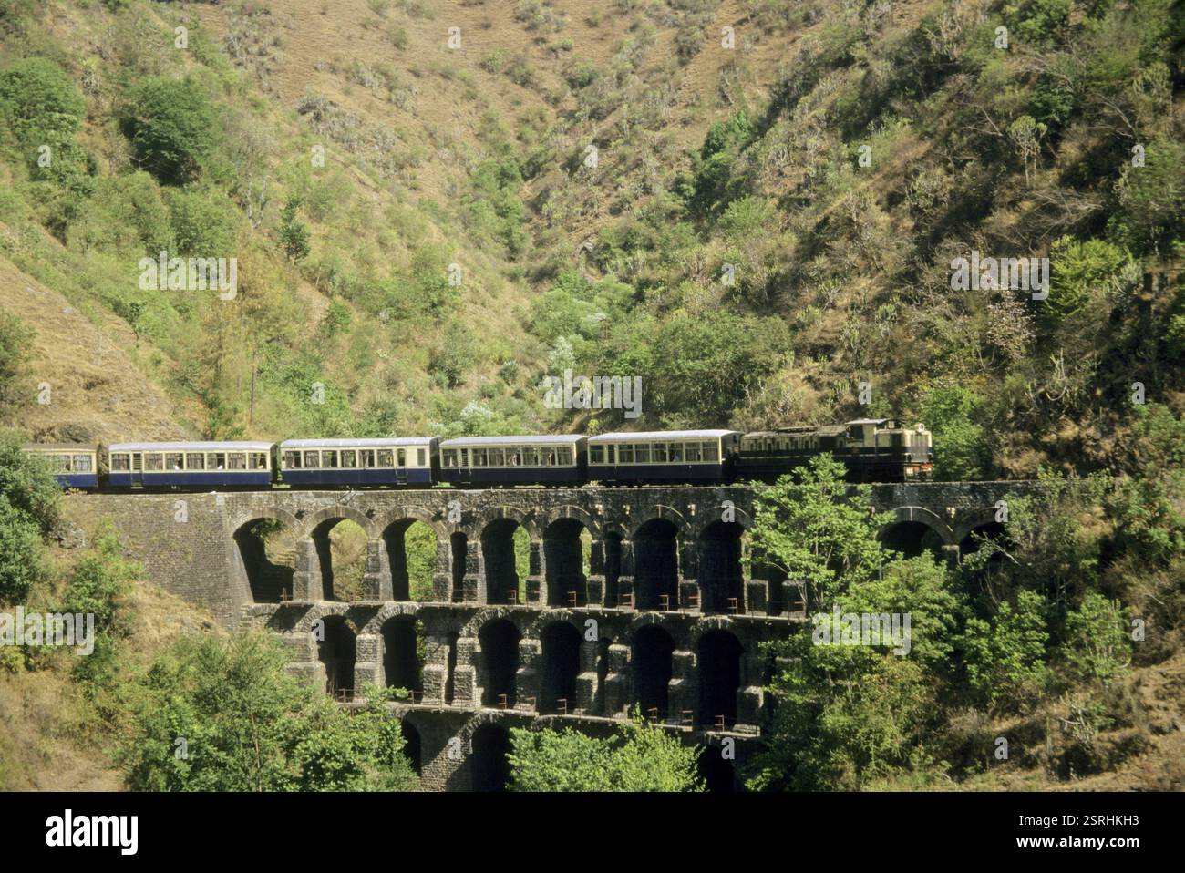 Trains Railways, kalka to shimla toy train, himachal pradesh, india ...