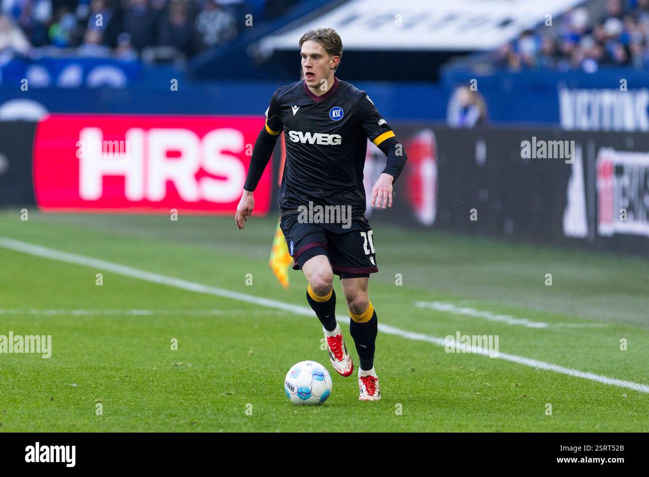 David Herold (Karlsruher SC, #20). 2. Bundesliga, FC Schalke 04 ...