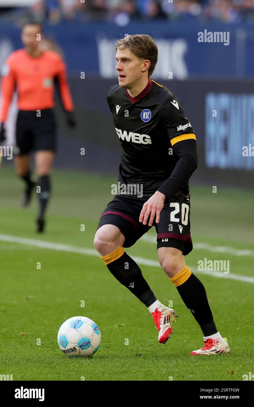 Gelsenkirchen, Deutschland. 16th Feb, 2025. Fußball, 2. Bundesliga: FC ...