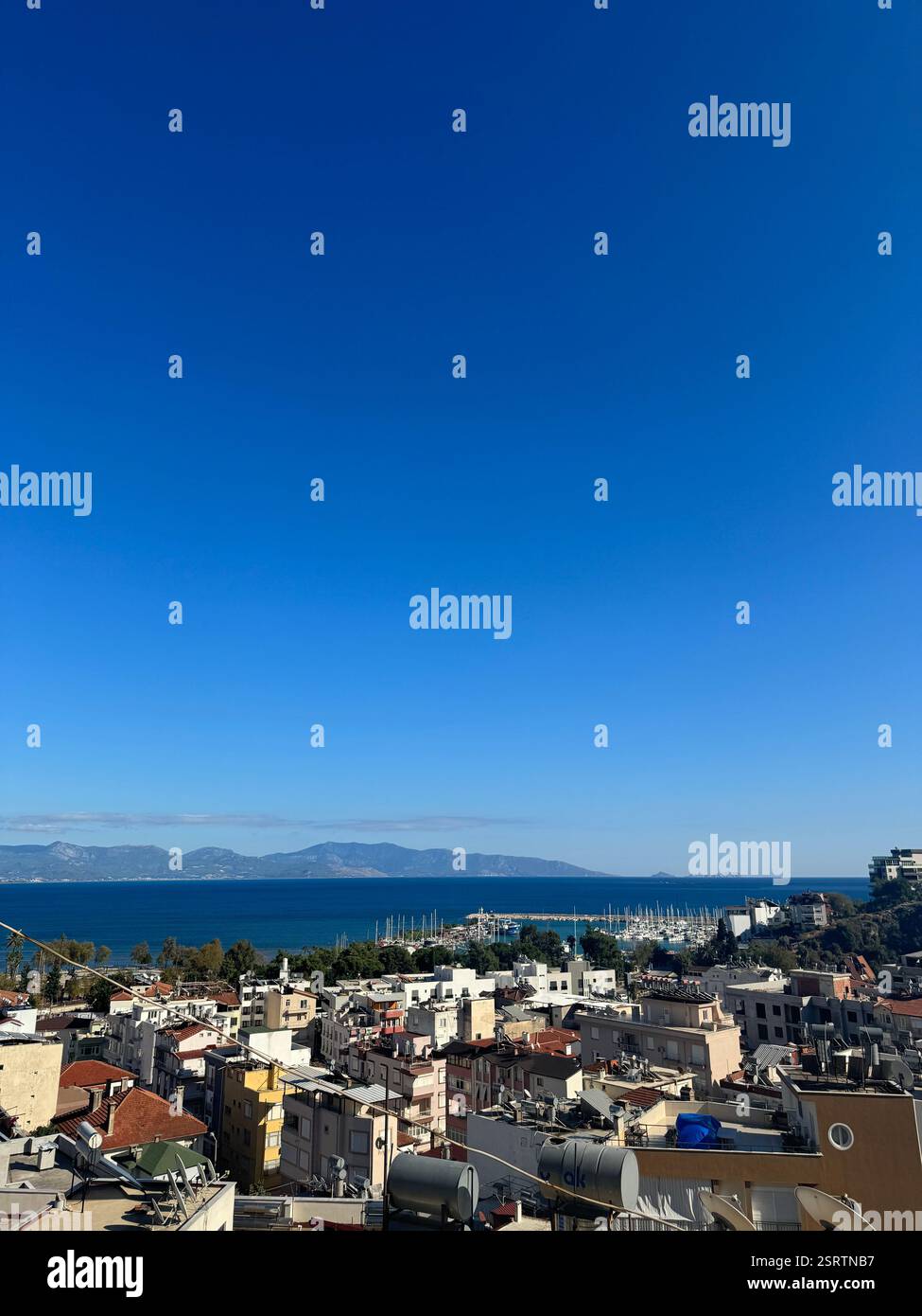 Shoreline bustling hi-res stock photography and images - Alamy