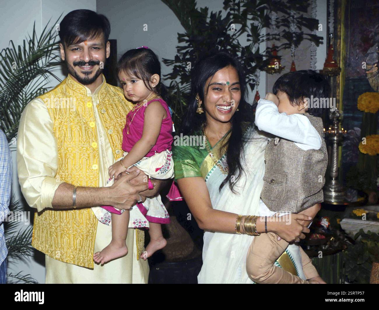 Priyanka alva oberoi hi-res stock photography and images - Alamy, image size:1300x1065