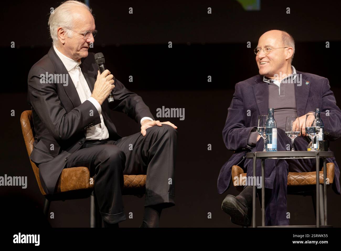 Li Born Vector Fernsehmoderator, Entertainer, Schauspieler, Kabarettist und Kolumnist ...