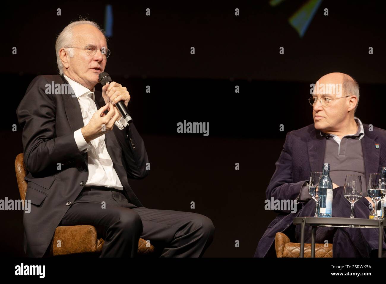 Li Born Vector Fernsehmoderator, Entertainer, Schauspieler, Kabarettist und Kolumnist ...