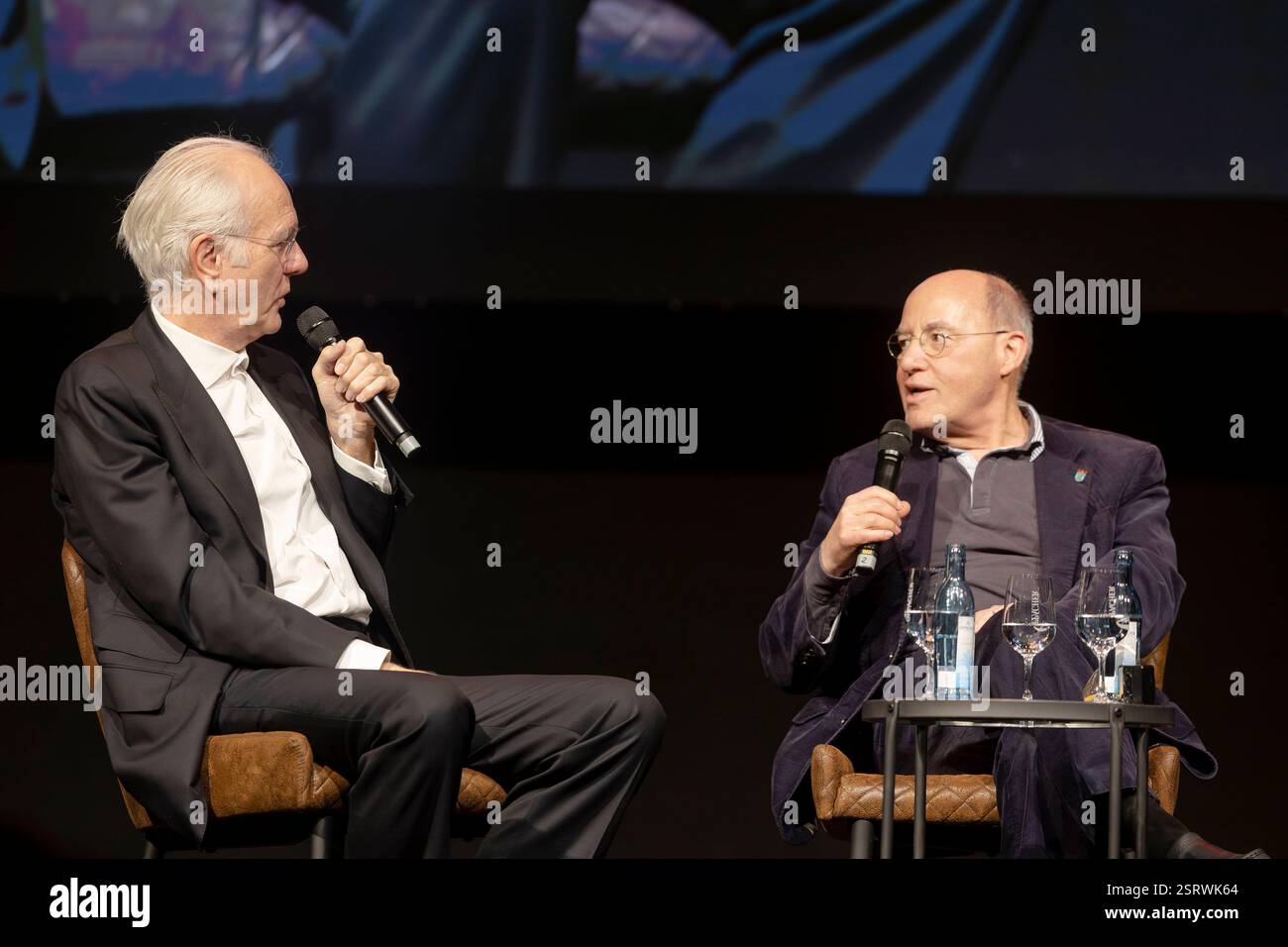 Li Born Vector Fernsehmoderator, Entertainer, Schauspieler, Kabarettist und Kolumnist ...