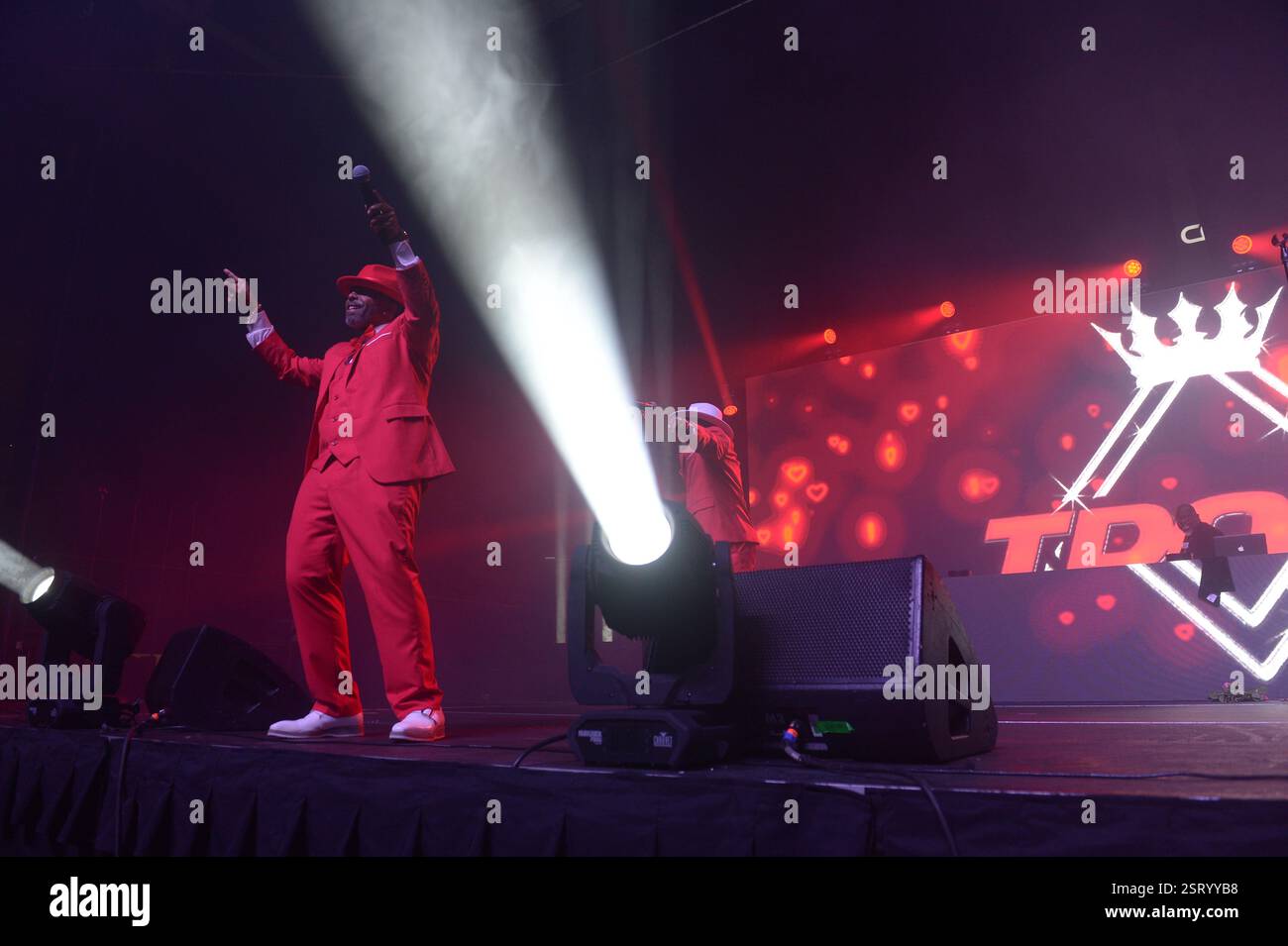 MIAMI, FLORIDA - FEBRUARY 14: R&B Group Troop performs live on stage ...