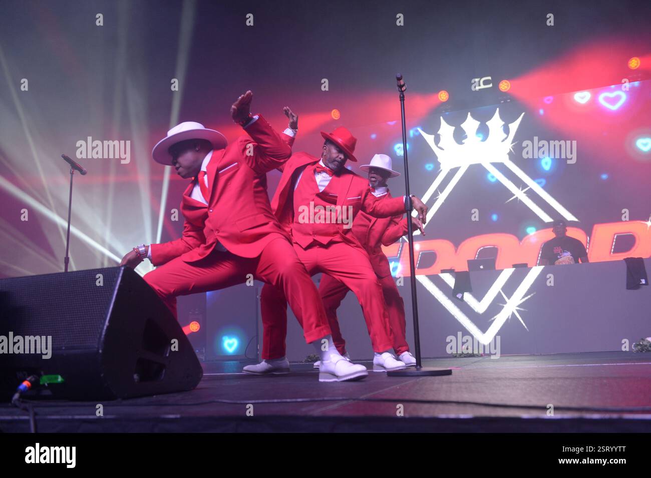 MIAMI, FLORIDA - FEBRUARY 14: R&B Group Troop performs live on stage ...
