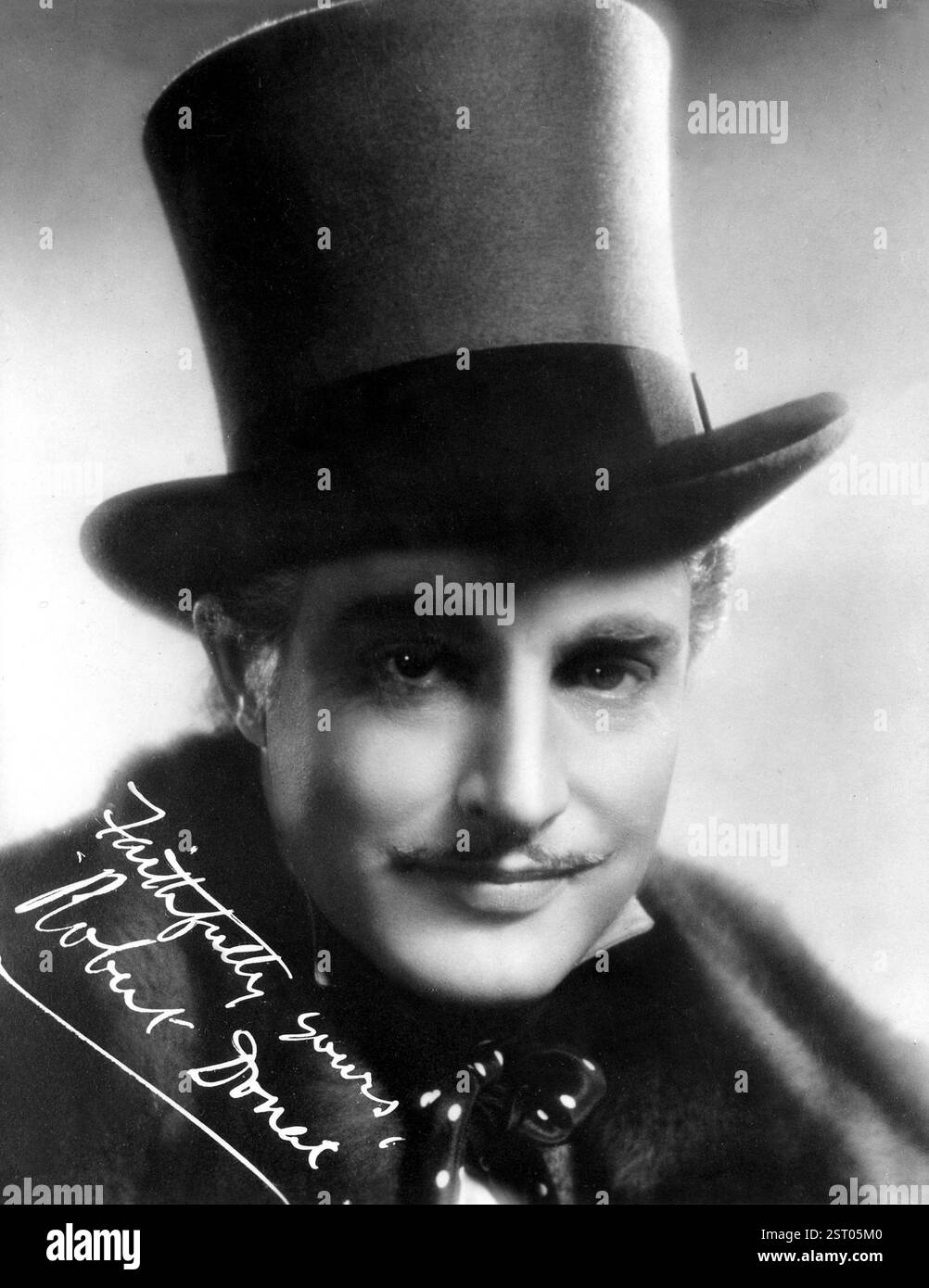 THE COUNT OF MONTE CRISTO ROBERT DONAT as Edmond Dantes THE COUNT OF MONTE CRISTO     Date: 1934 Stock Photo