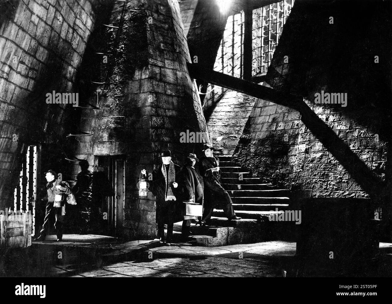 Bride of frankenstein hi-res stock photography and images - Alamy
