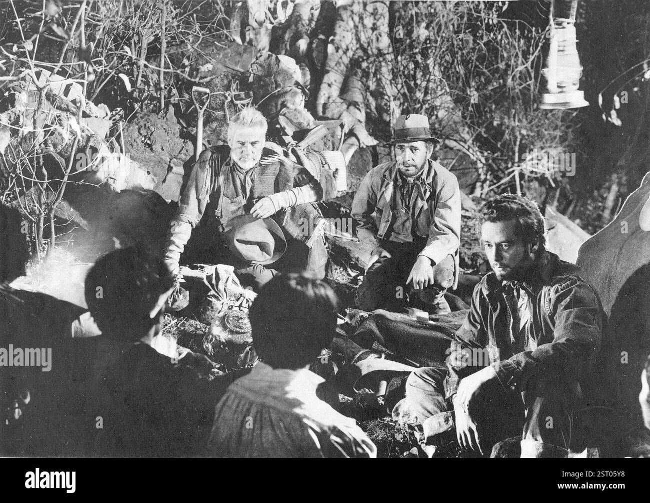 TREASURE OF THE SIERRA MADRE WALTER HOUSTON, HUMPHREY BOGART TREASURE OF THE SIERRA MADRE     Date: 1948 Stock Photo