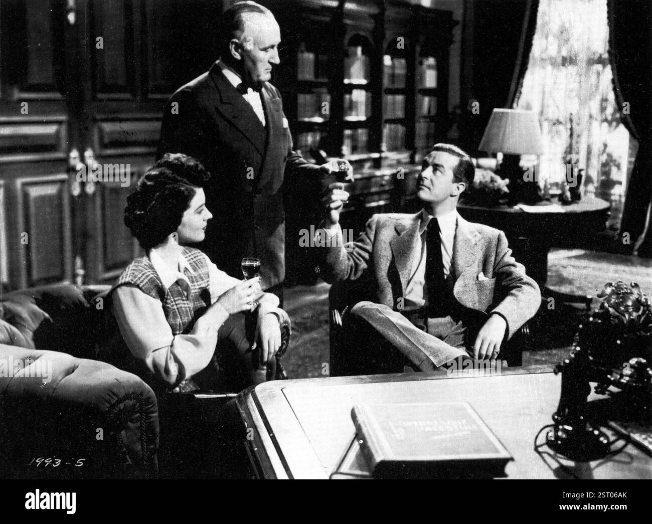 the-uninvited-ruth-hussey-donald-crisp-ray-milland-date-1944-stock