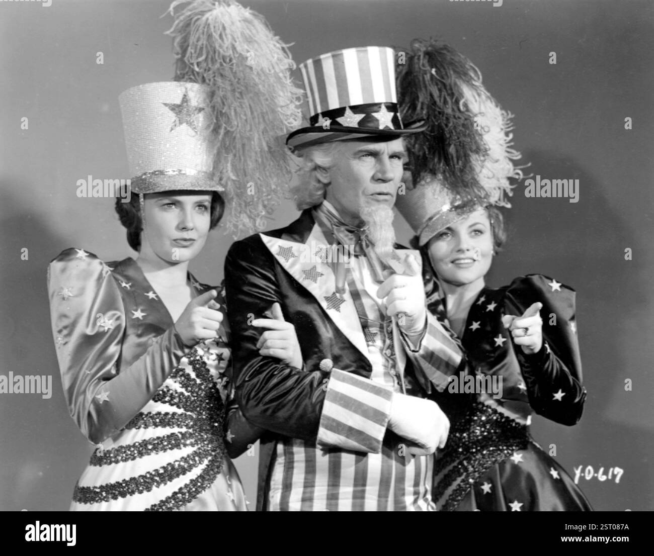 YANKEE DOODLE DANDY [US 1942] JOAN LESLIE, WALTER HUSTON, JEANNE CAGNEY ...
