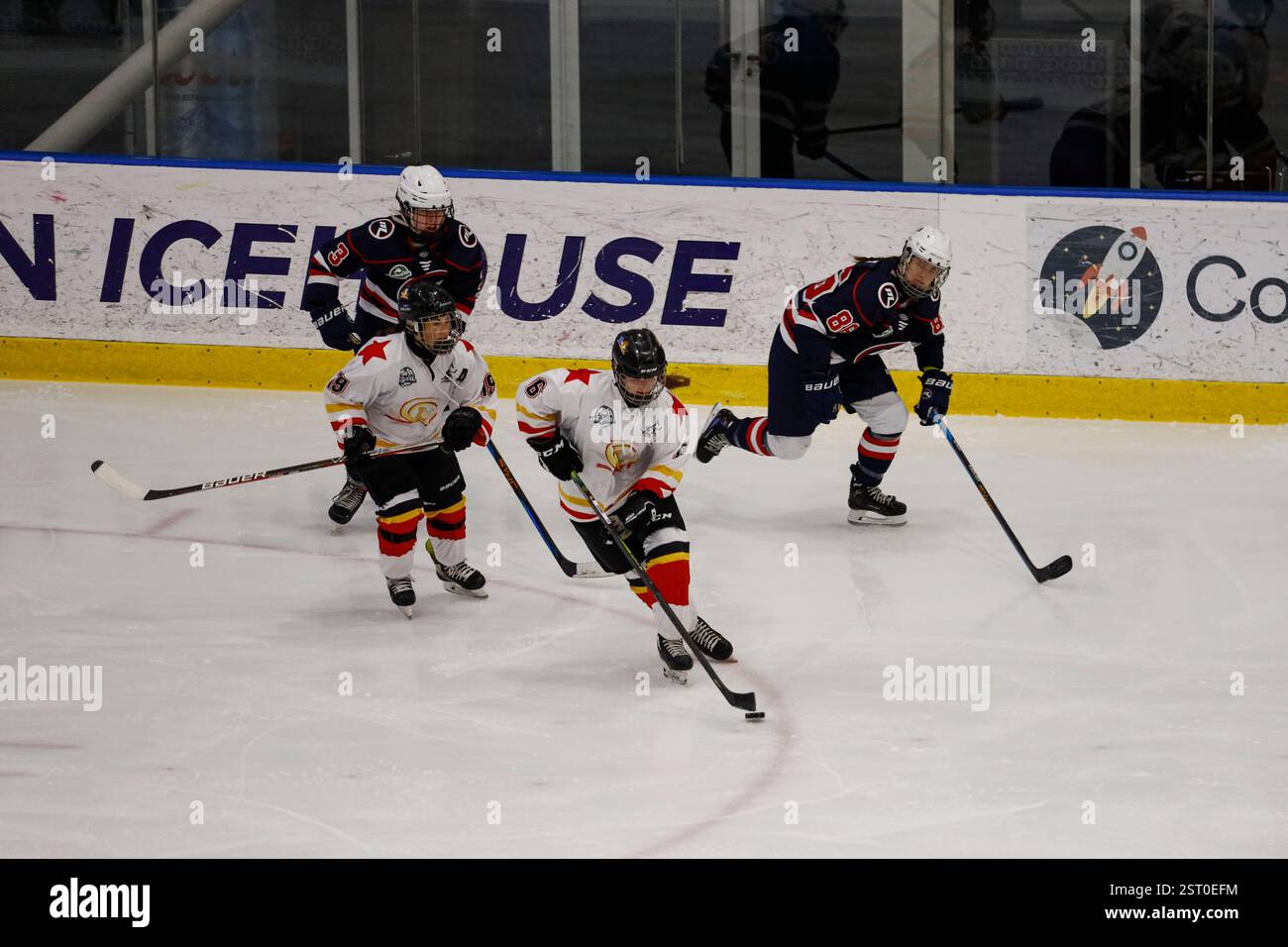 Adriana Herink (No. 6) of Sydney Sirens seen in action