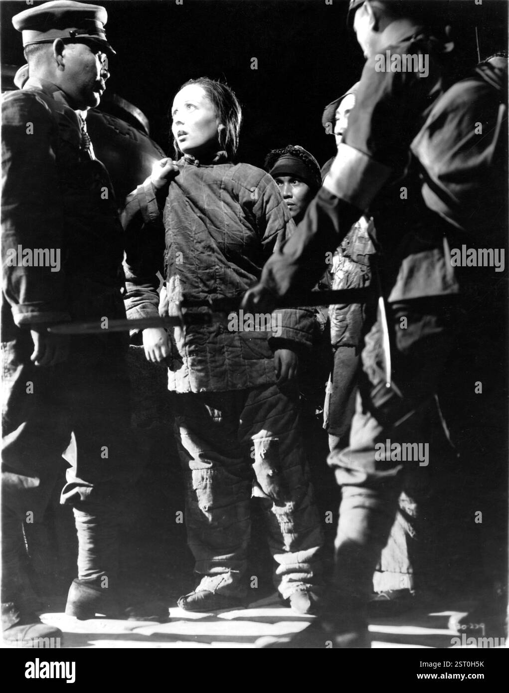 THE GOOD EARTH [US 1937] LUISE RAINER Date: 1937 Stock Photo - Alamy