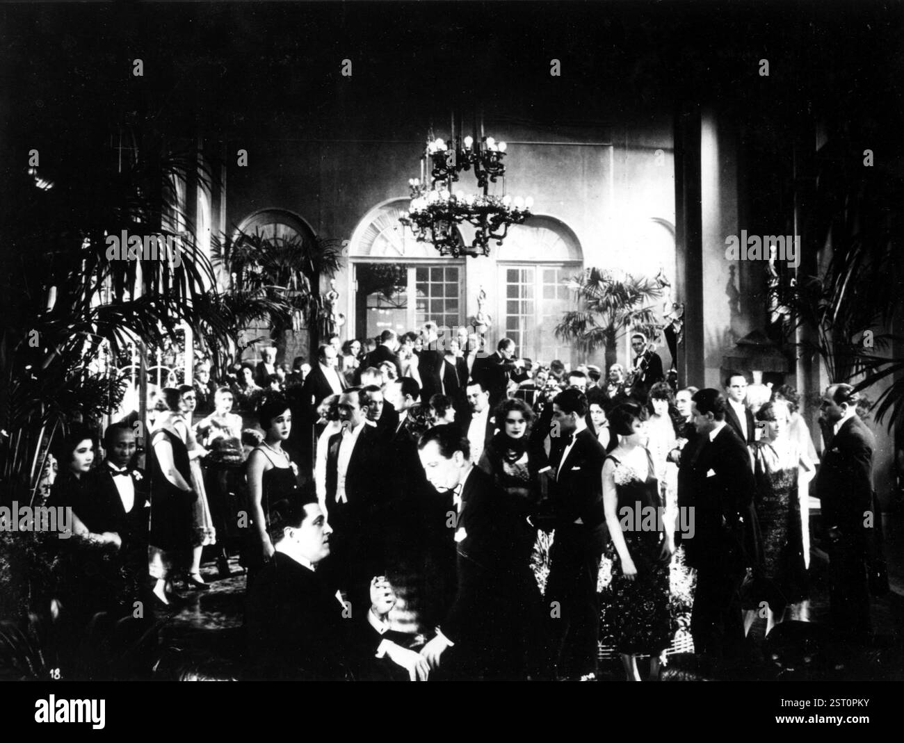 THE JOYLESS STREET [GER 1925] aka DIE FREUDLOSE GASSE Date: 1925 Stock ...