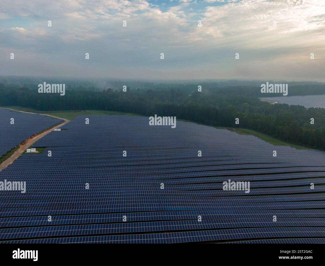 Aerial images of solar farm hi-res stock photography and images - Alamy