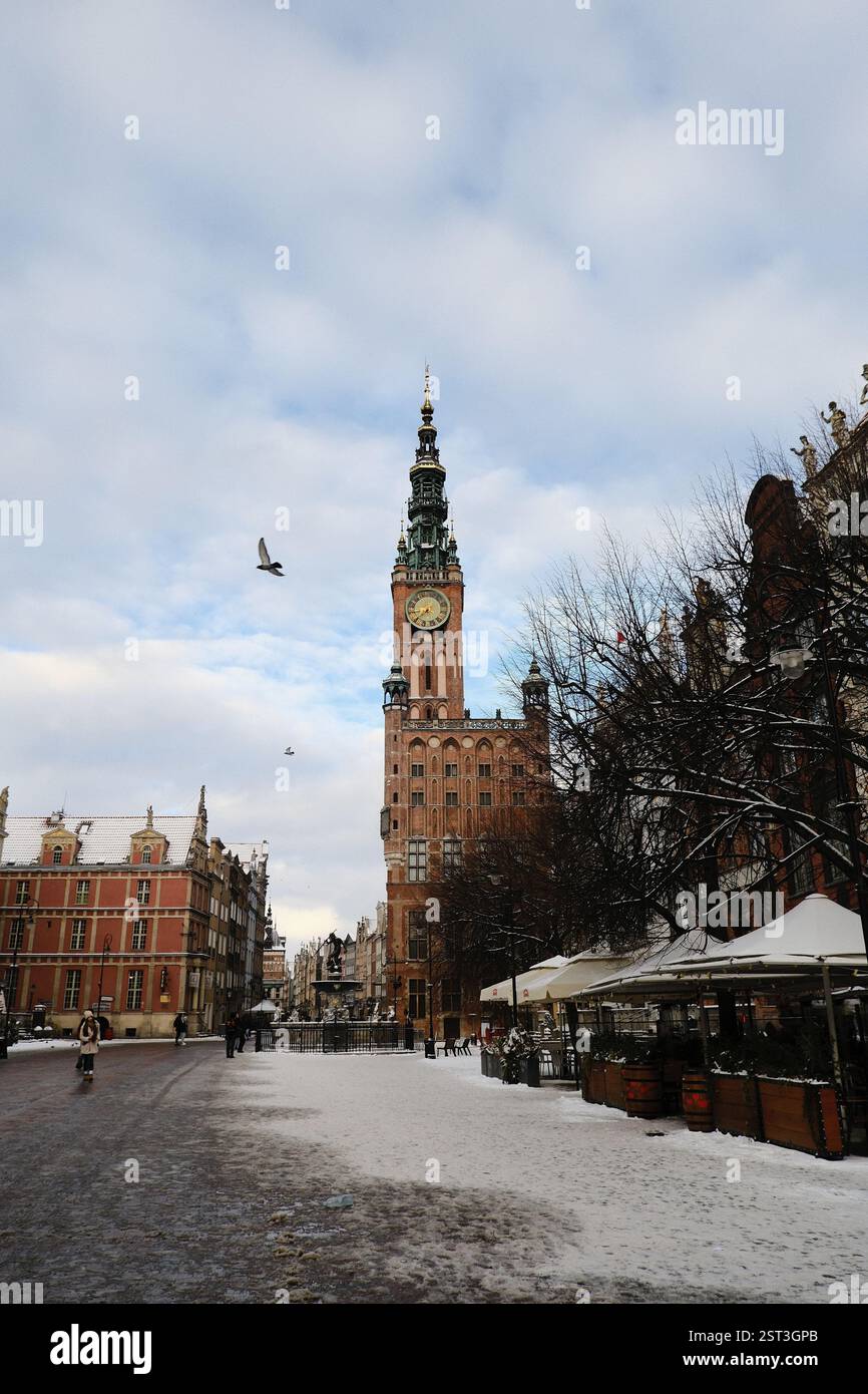 Elegant clock towers hi-res stock photography and images - Alamy