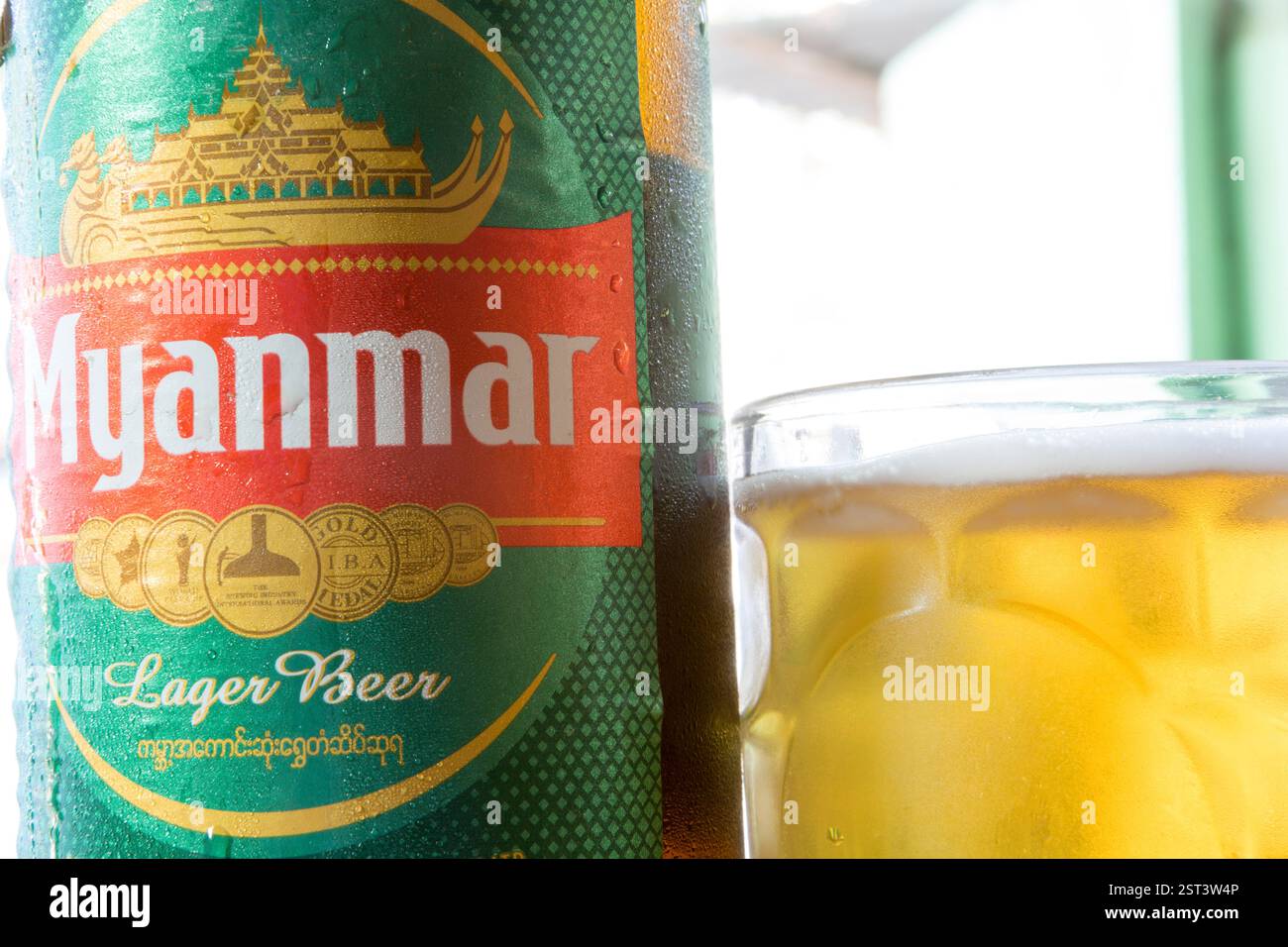Myanmar beer glass hi-res stock photography and images - Alamy
