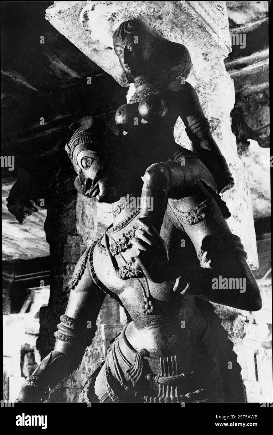 Kamadeva and Rati, Meenakshi Temple, Madras, Chennai, Tamil Nadu, India ...