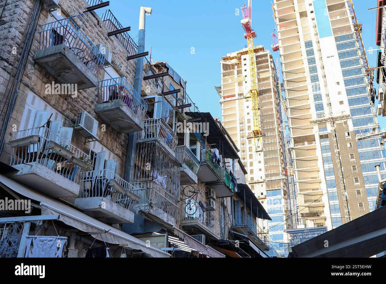 Historical urban environments hi-res stock photography and images - Alamy