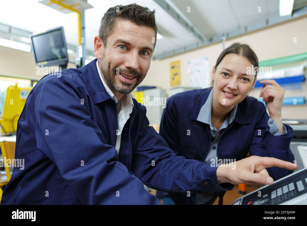 Man Pressing Button On Computer Pressing phone button icon hi-res stock photography and images - Alamy