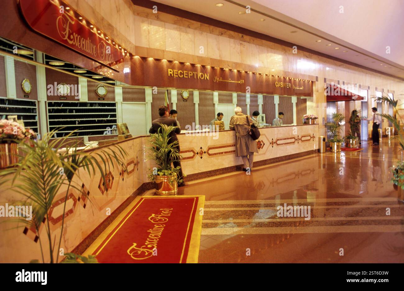 Huge resort hotel complex building hi-res stock photography and images ...