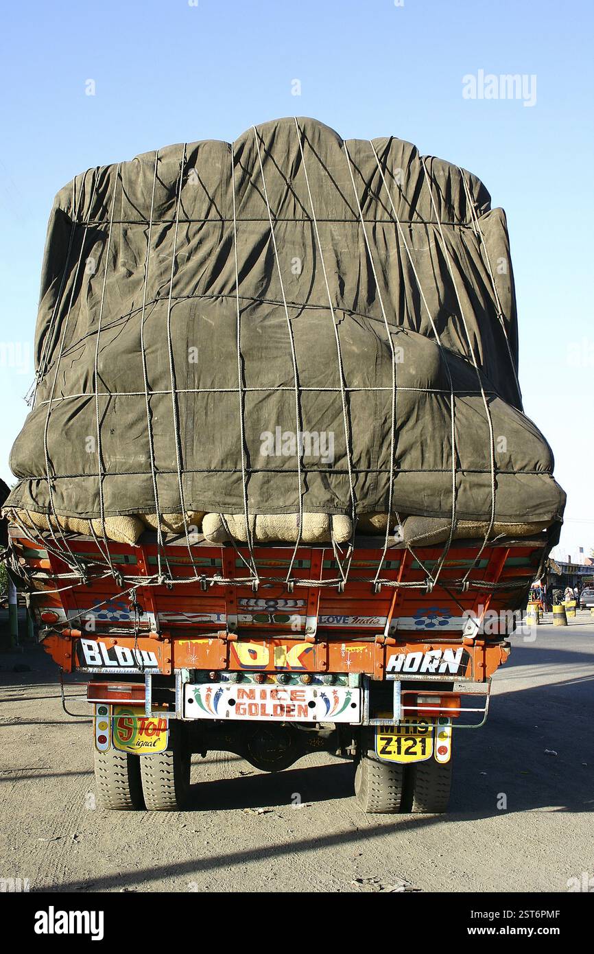 Truck india side view hires stock photography and images Alamy