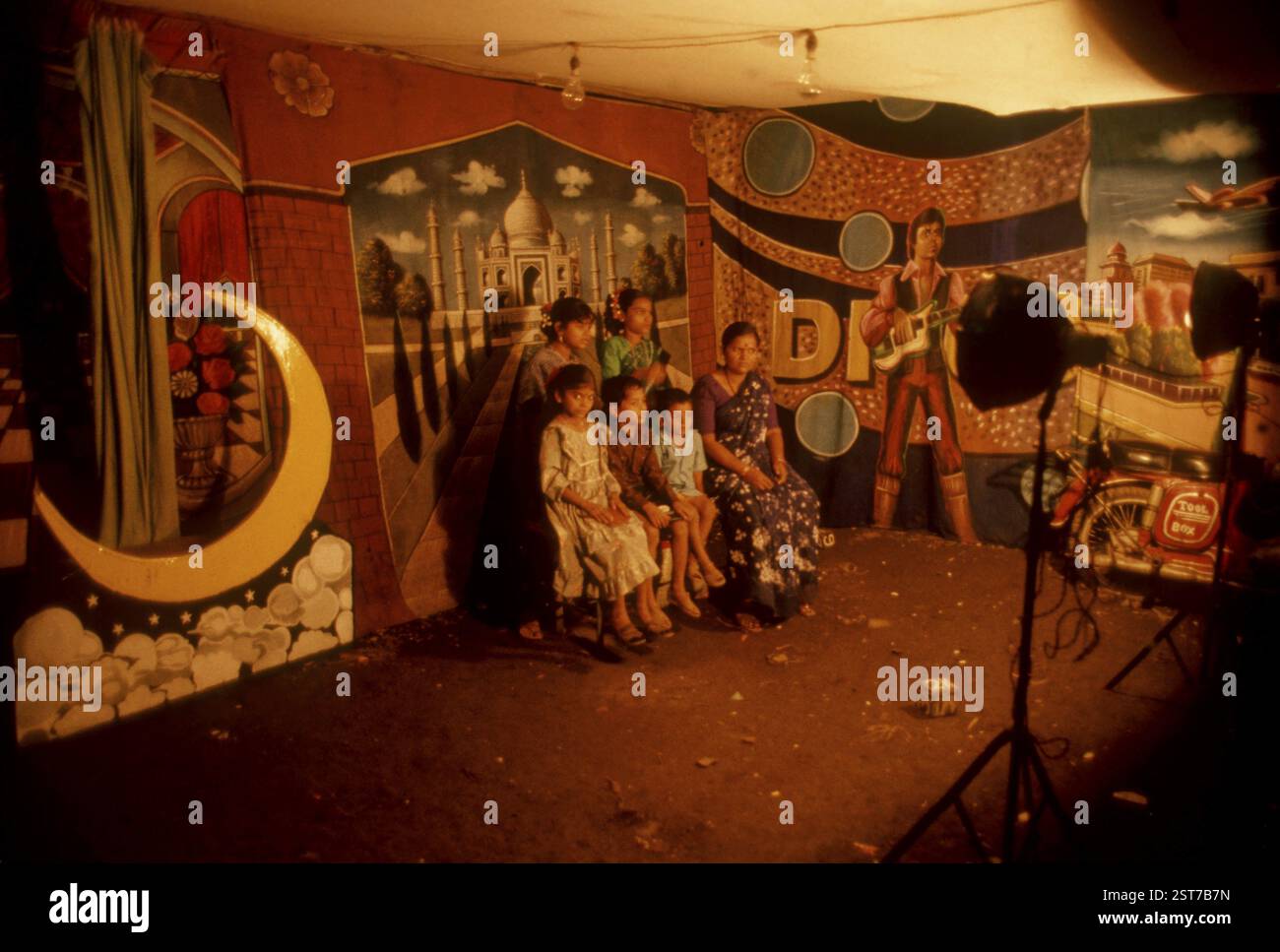 Photo tent studio hi-res stock photography and images - Alamy