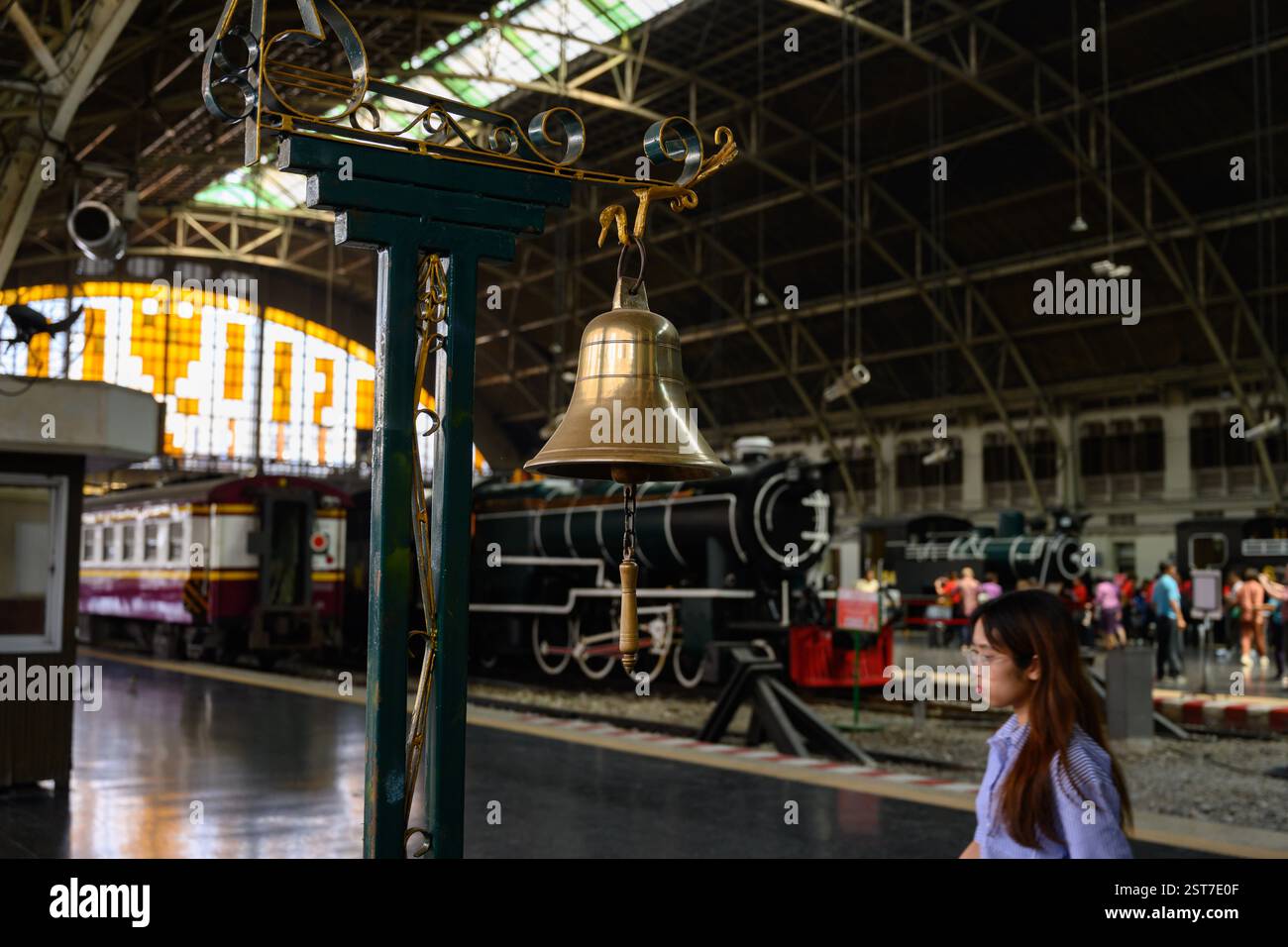 bangkok-thailand-february-16th-2025-the-platform-bell-at-hua
