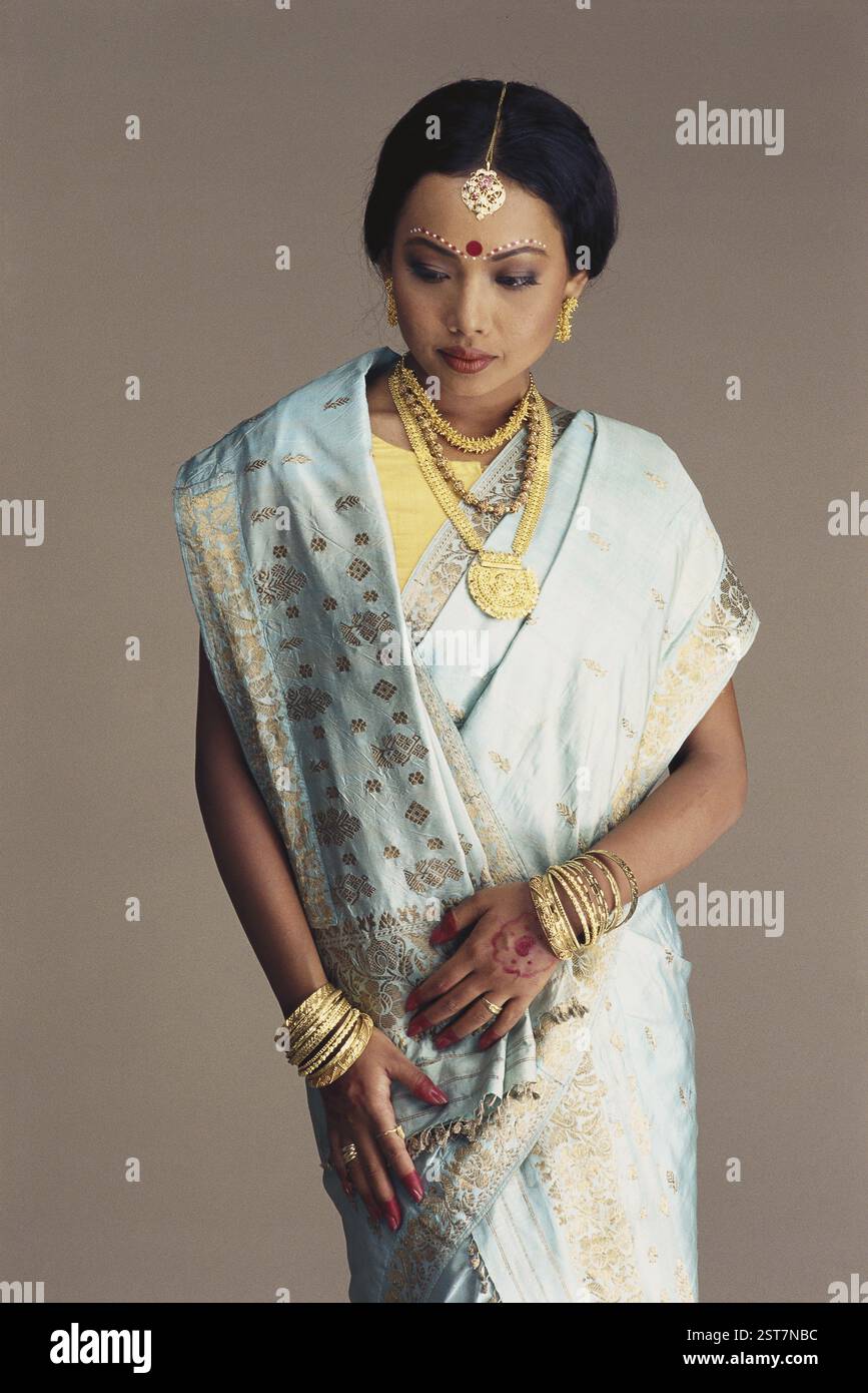 chinese dress ladies Buy ASSAM GAMOSA BRAND : Bodo,Boro Traditional Handwoven Ethnic Dress  Aronai (MUFFLER/SCARF/STOLE-UNISEX) with different Design woven with varied  colors. Color:Black & Golden .Size(190x30) cm at Amazon.in