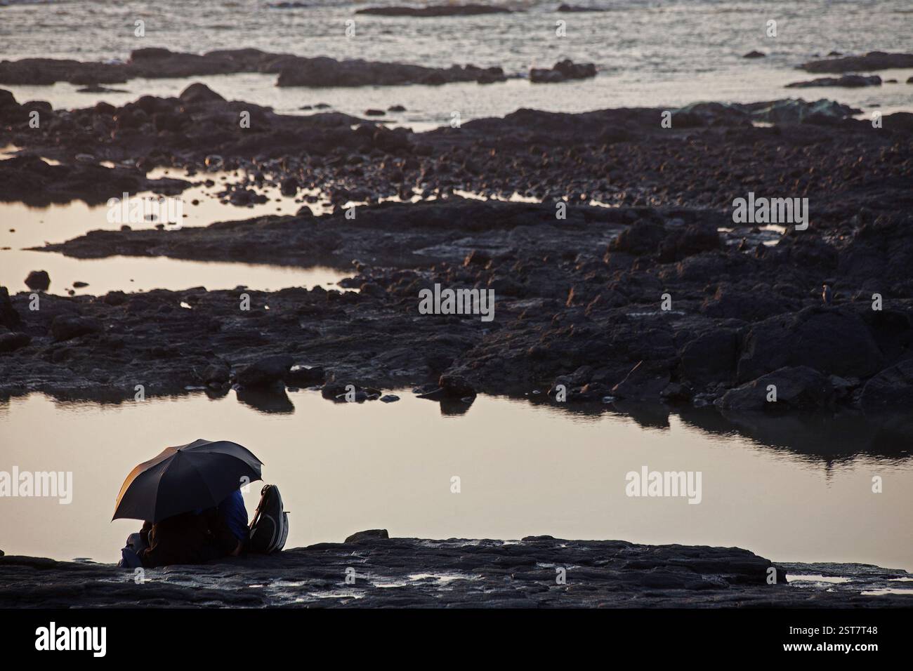 Evening at the beach in Bandra, Mumbai, India Stock Photo - Alamy