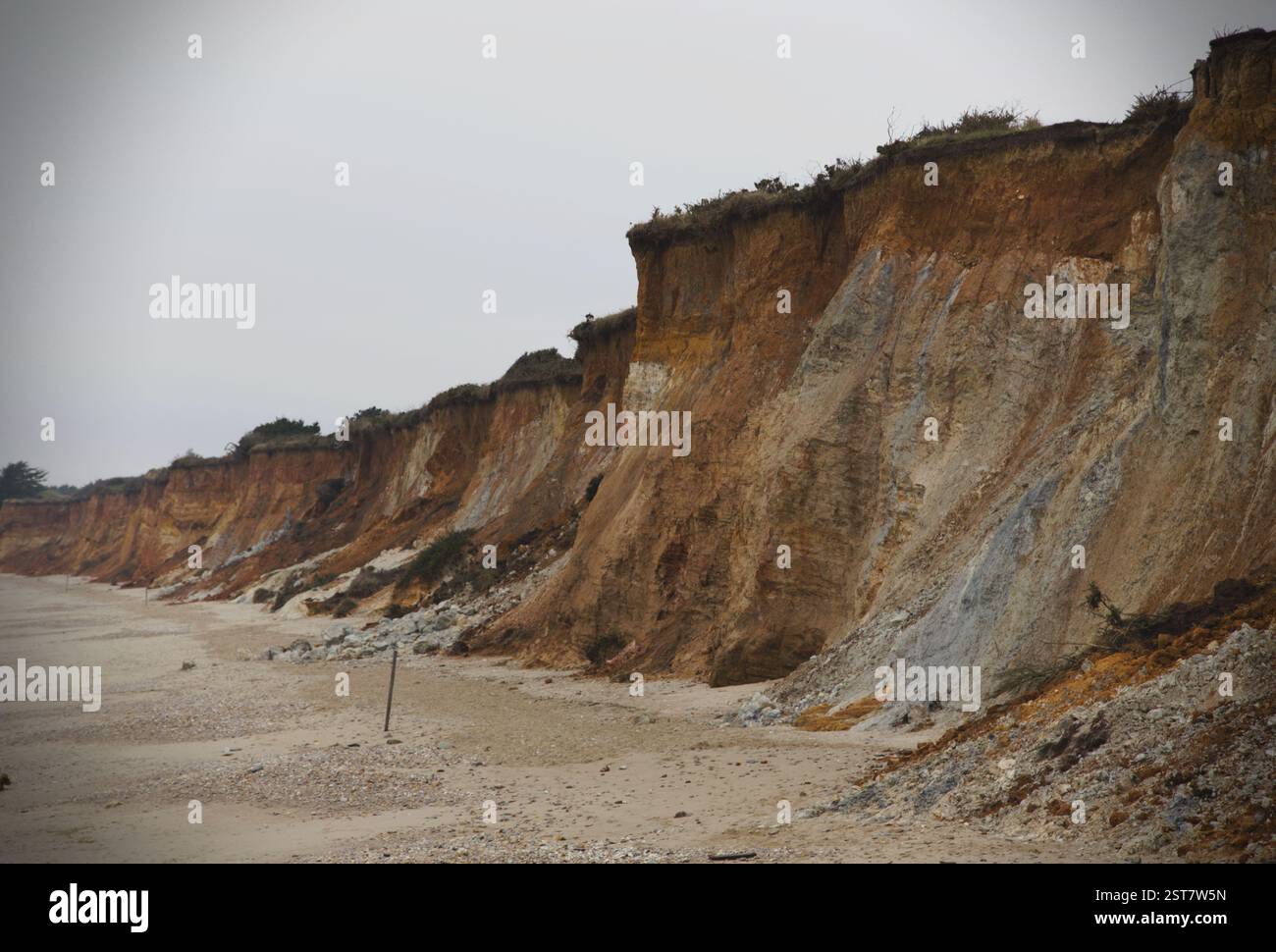 Penestin, France. 17th Feb, 2025. Erosion erodes the cliff and risk of