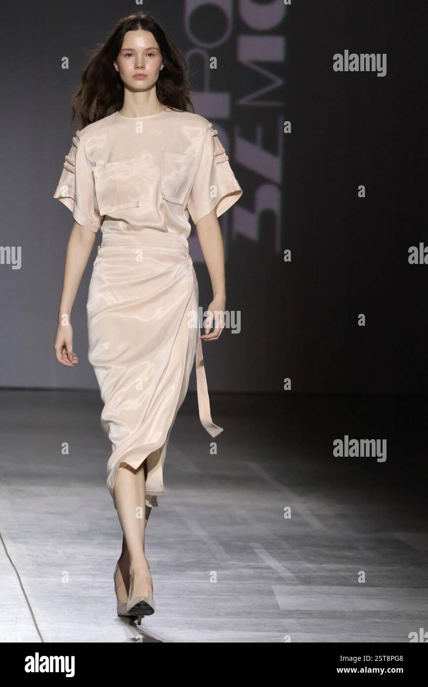 Egri qizlar jinsiy aloqa