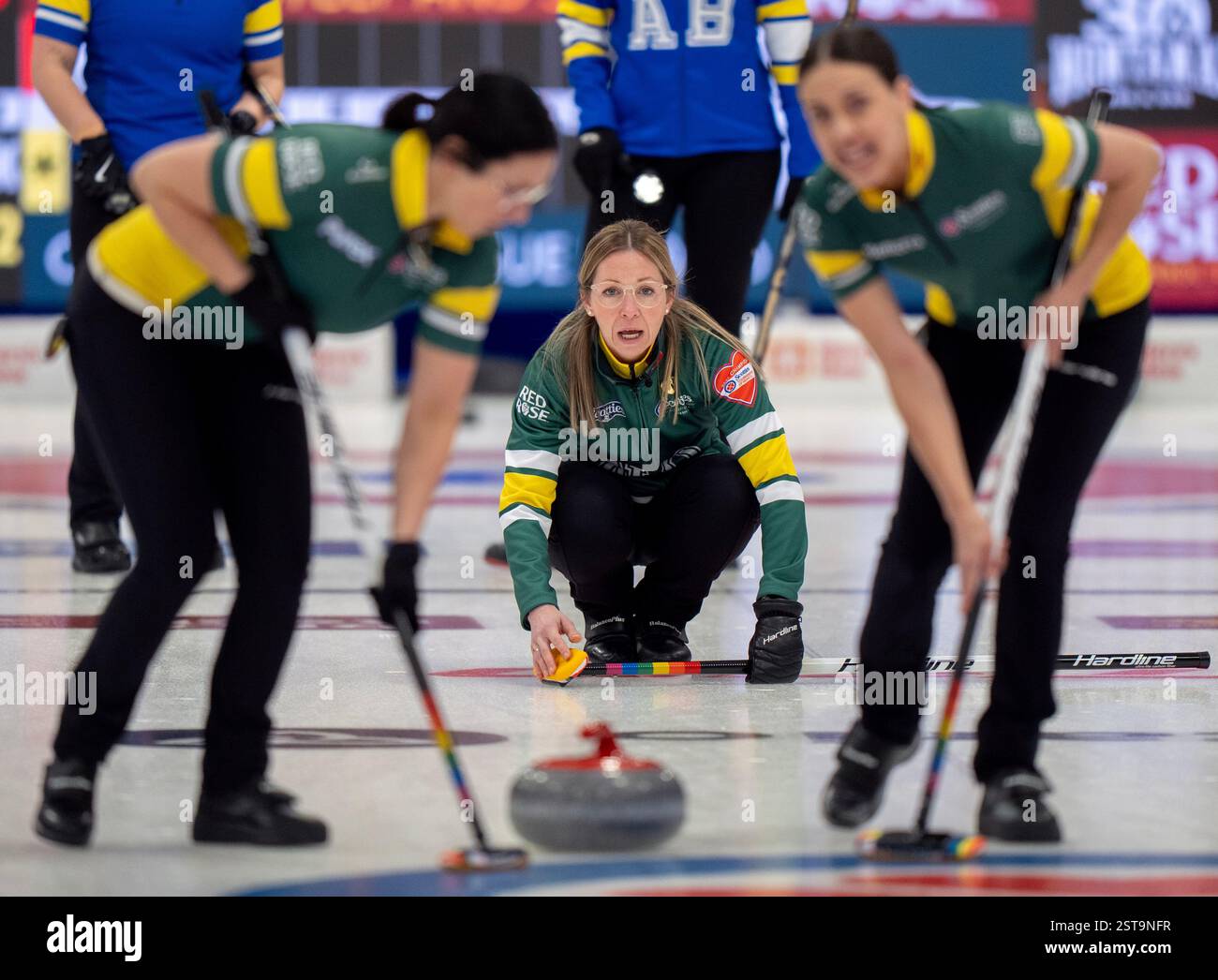 Thunder Bay, Canada. 17th Feb, 2025. Northern Ontario skip Krista McCarville watches the sweep
