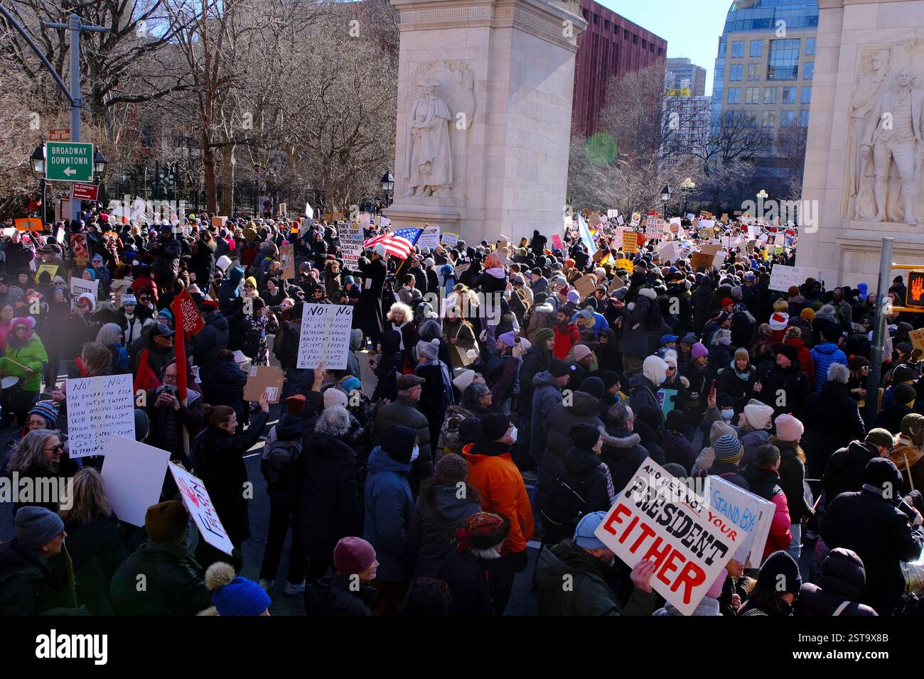 New York, NY, USA. 17th Feb, 2025. Thousands of New Yorkers protest