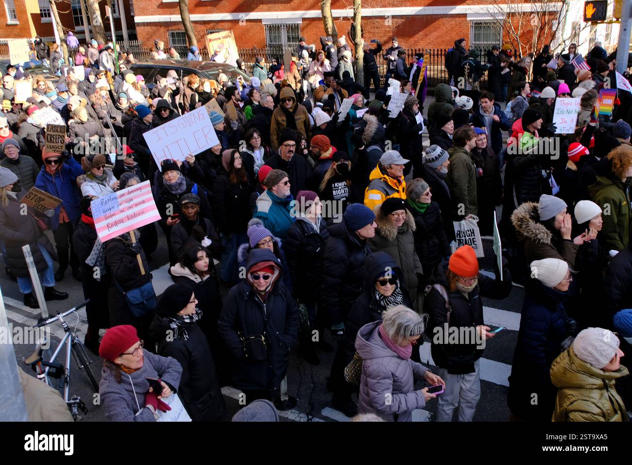 New York, NY, USA. 17th Feb, 2025. Thousands of New Yorkers protest