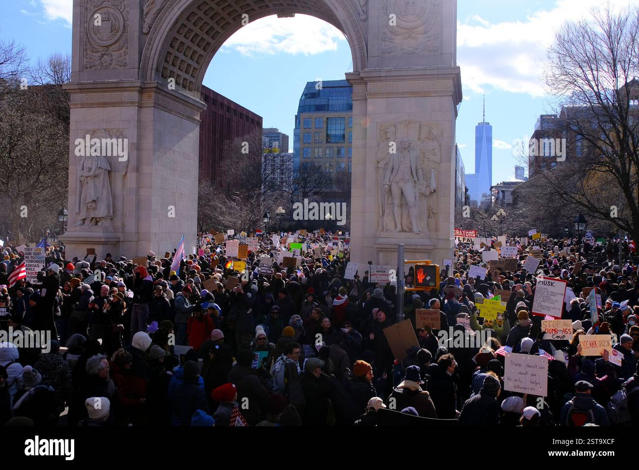 New York, NY, USA. 17th Feb, 2025. Thousands of New Yorkers protest