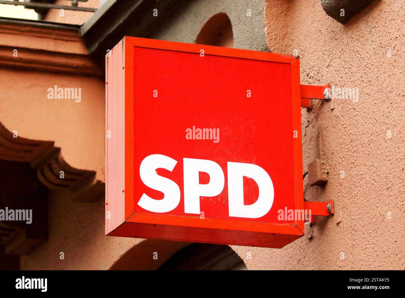 Offene fassade hi-res stock photography and images - Alamy