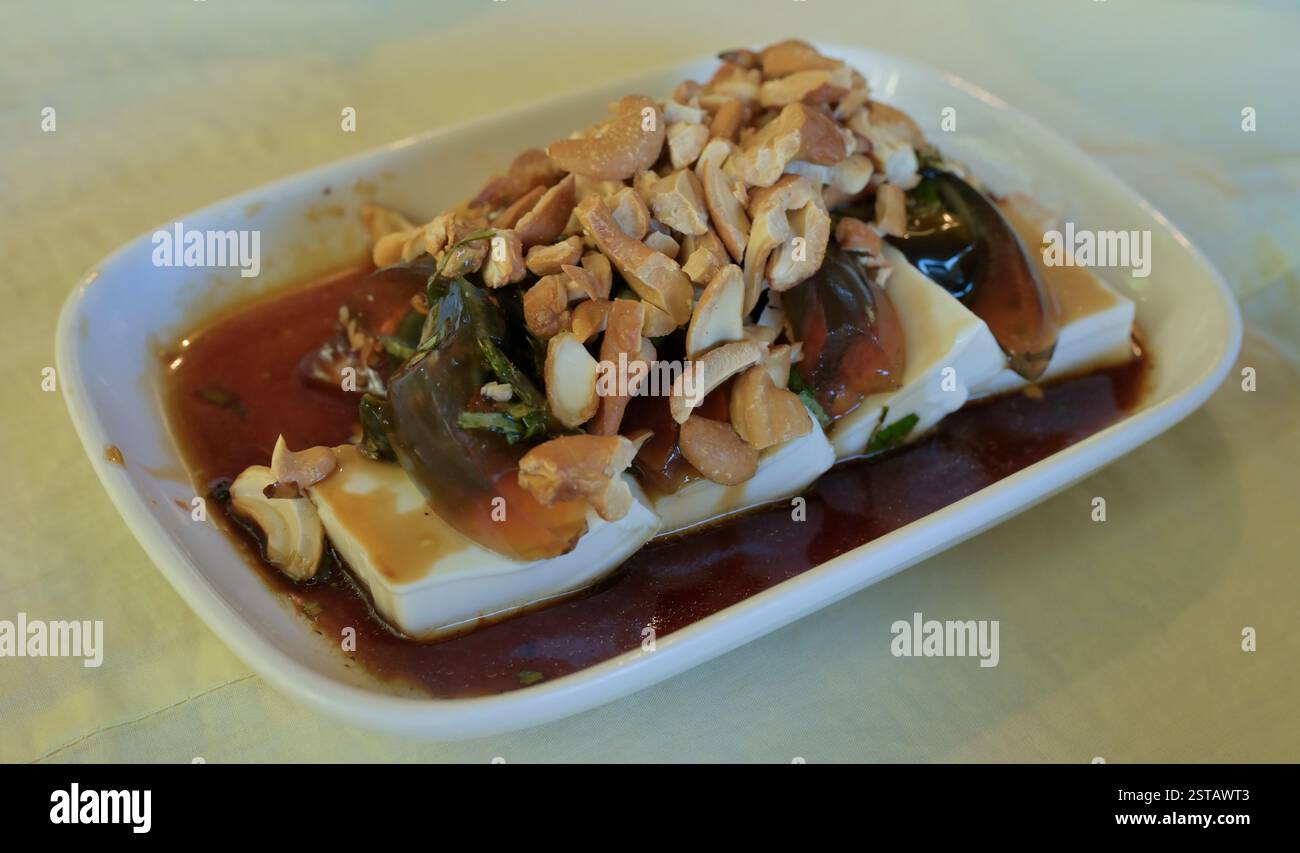 Soya, Tofu mit Nüssen, Tausendjährige Eier, Essen, Frühstück, Taiwan Stock Photo