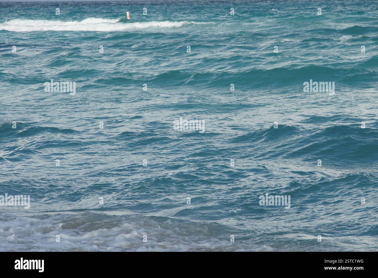 Experience power nature waves crash hi-res stock photography and images ...
