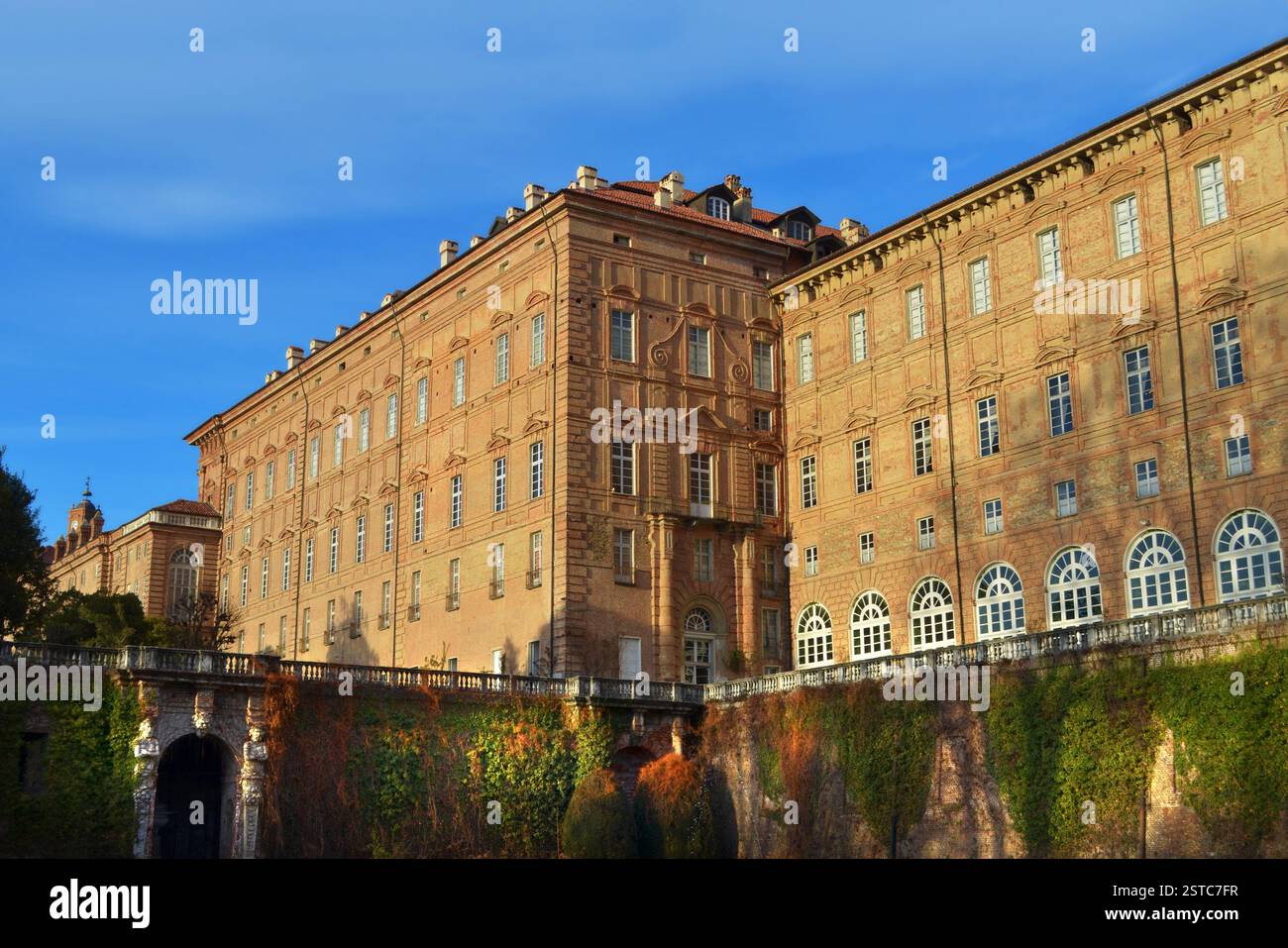 Ducale Insubria Entrance ducale palace hi-res stock photography and images - Alamy