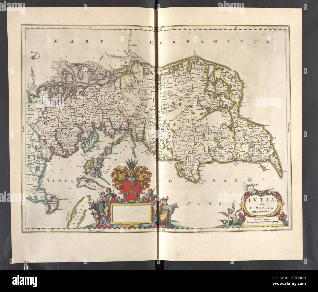Cartography research resource hi-res stock photography and images - Alamy