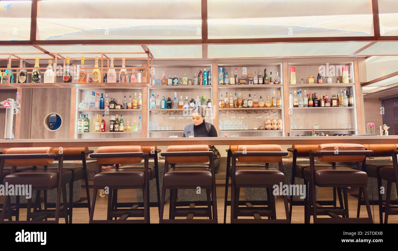 Behind bar hi-res stock photography and images - Alamy